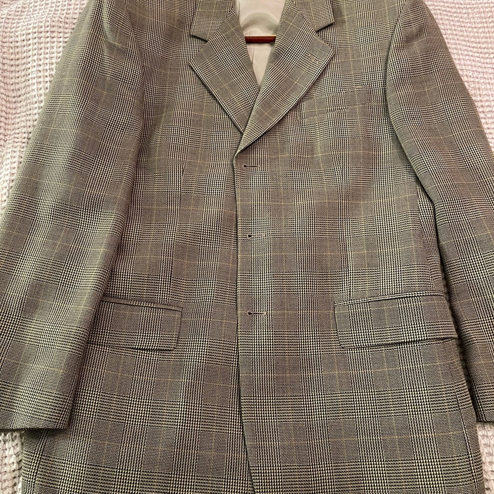Elegant Checkered Men's Blazer